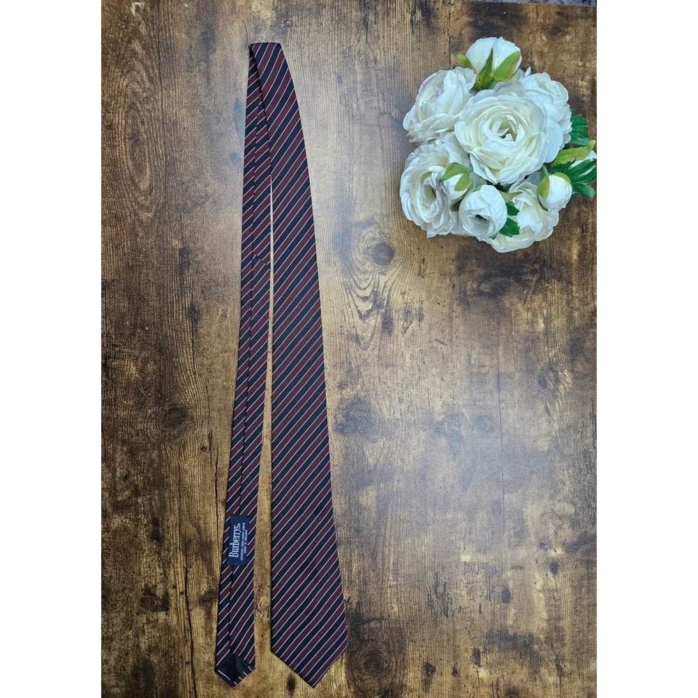Vntg Burberrys Mens Burgundy Navy White Stripe Silk Tie Made in Ireland - Picture 9 of 10
